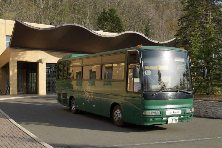 【無料送迎バス】地下鉄真駒内駅⇔森の謌間で、無料送迎バス運行中！（完全予約・定員制）