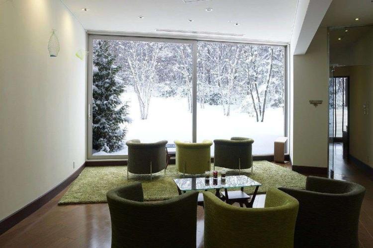 【トリートメントスパ】ロビーラウンジ