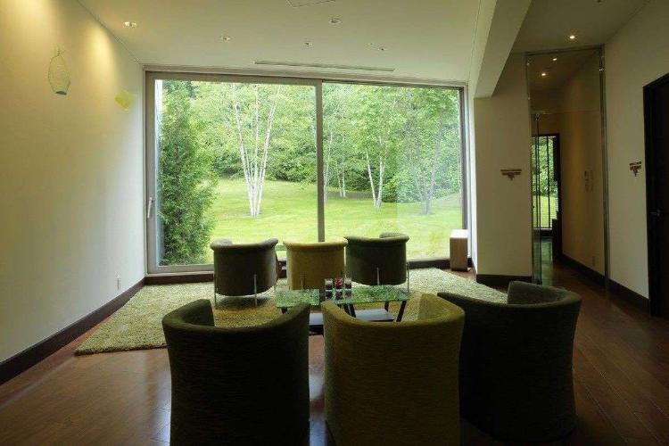 【トリートメントスパ】ロビーラウンジ