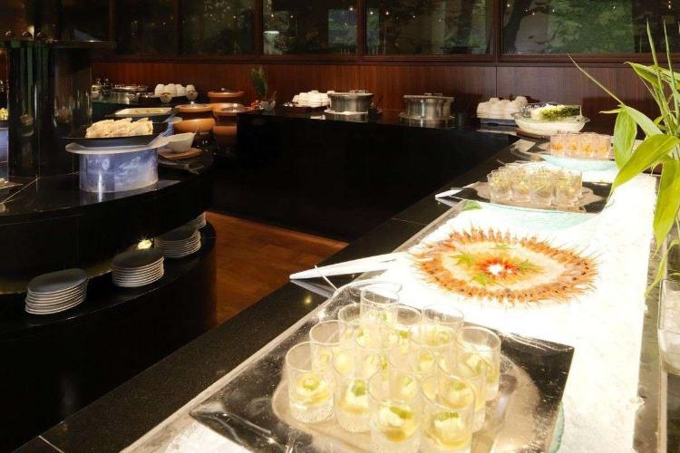 【森ビュッフェ】和食コーナー。お刺身などもございます（夕食イメージ）