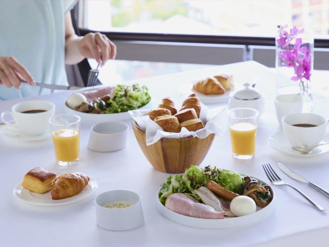 朝食