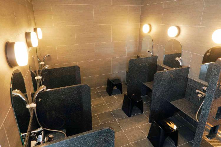 12階大浴場の洗い場