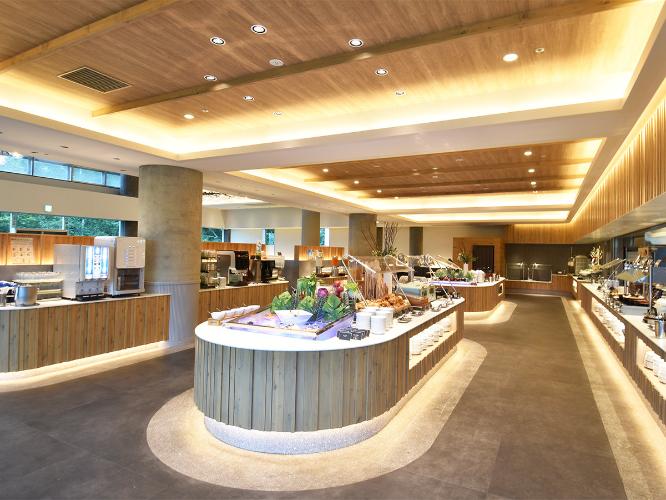 ビュッフェ会場　マルシェダイニング<BR>