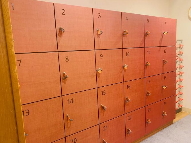 最上階大浴場（女性）鍵付き脱衣ロッカー