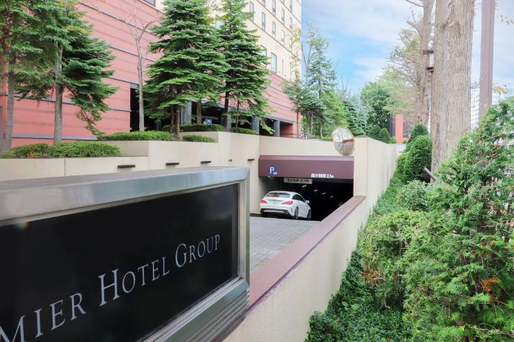 24時間出し入れ自由な地下駐車場