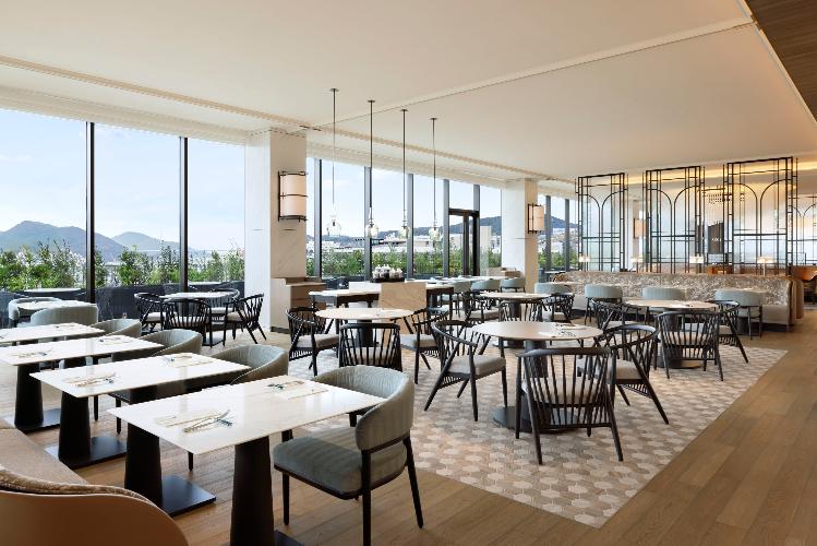 レストラン「HARBELLA」