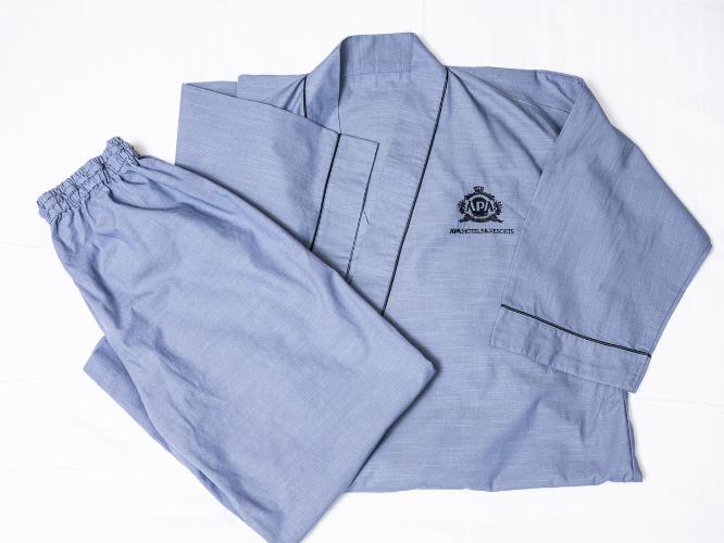 館内着には動きやすくリラックスできるセパレートタイプの「作務衣」を導入しております。