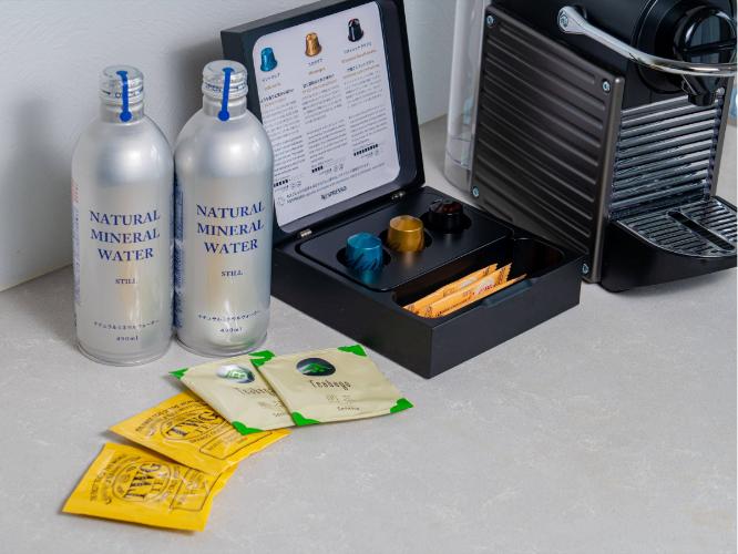 コーヒーメーカー・ミネラルウォーター・ティーセット