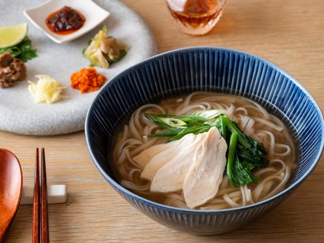 ブレストチキンと青菜のフォー