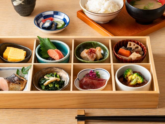 和食の御膳 八種の小鉢