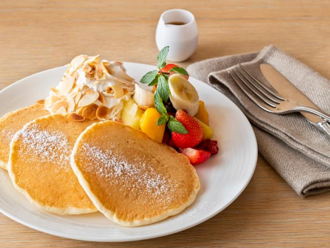 ヴィーガンパンケーキ ミックスフルーツとソイホイップ