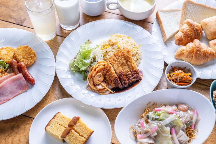 朝食盛り付け例