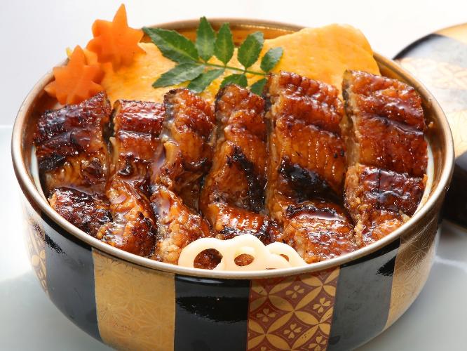 【鶴翔会席】うなぎの蒸し寿司