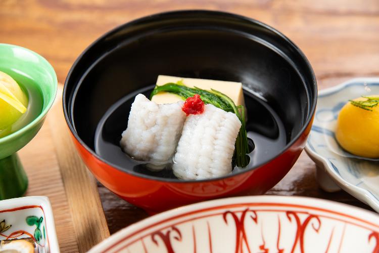 【夕食一例】素材本来の味わいを大切にした、繊細な椀物