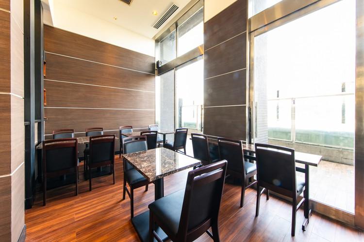 レストラン「caf? grainfield」店内