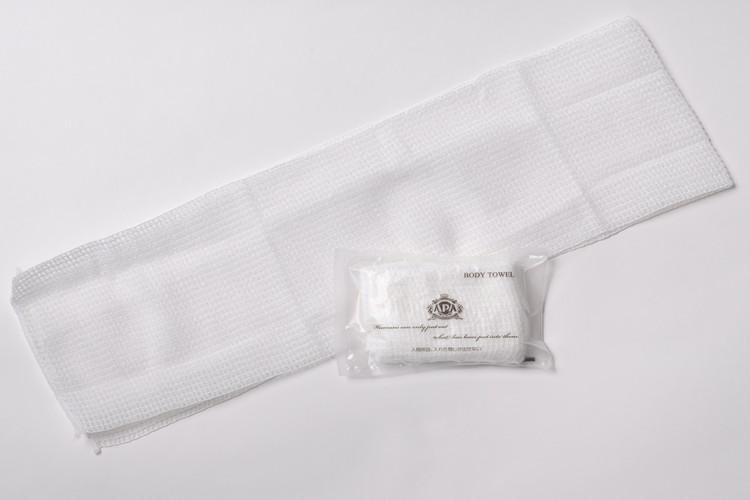 背中も洗いやすいボディタオルをご用意。