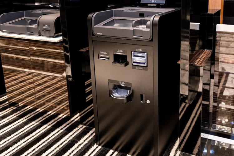 全予約経路に対応した自動チェックイン機は、よりスピーディーに簡単にチェックインが可能。