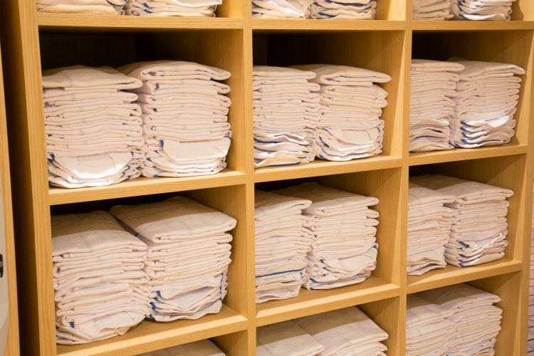 【館内】ナイトウエア◆ご利用の方は、ロビーの棚からお持ちください。