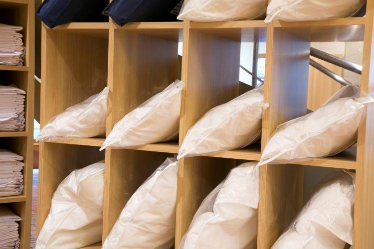 【館内】貸し出し枕◆客室の枕とは別に、固さや高さ、材質などバリエーション豊富な枕をご用意。