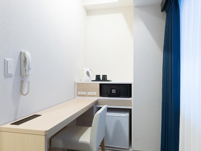 ユニバーサル｜寝室からトイレ、バスルームまで、車椅子での移動に対応したお部屋です。