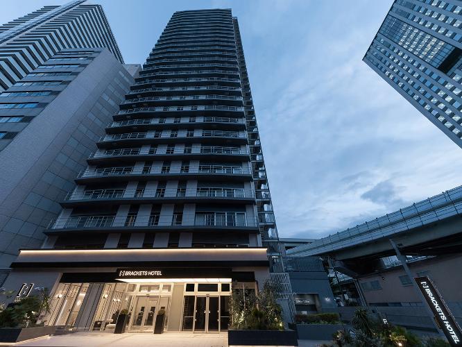 ホテル外観（夜）｜ビジネスにも旅行にも。大阪でのご滞在の新たな拠点に。