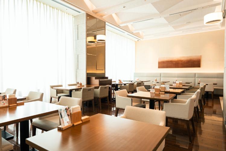 ■1階レストラン カフェコントレイル