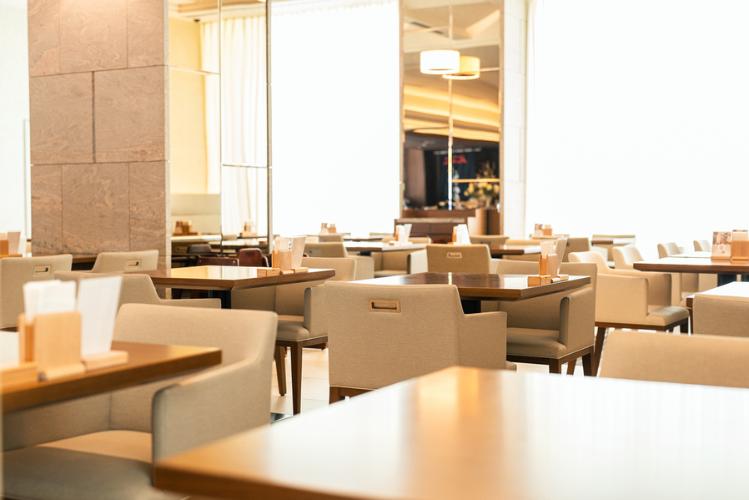 ■1階レストラン カフェコントレイル