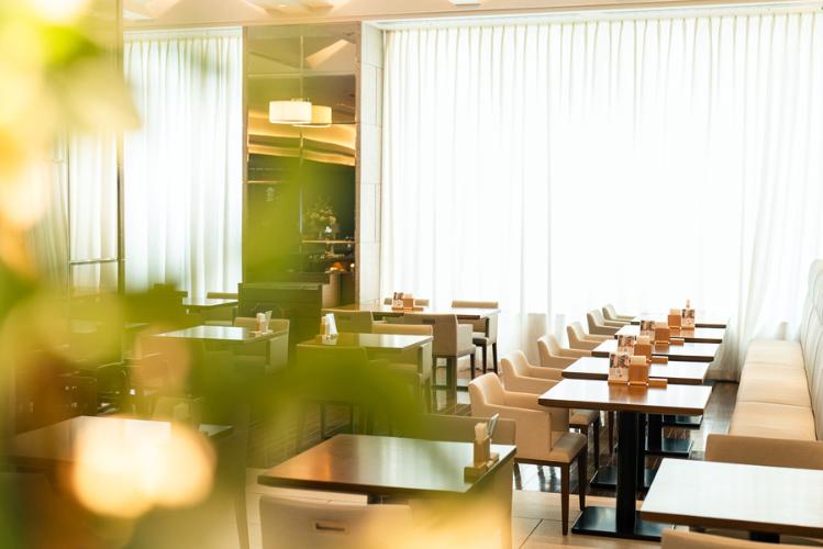 ■1階レストラン カフェコントレイル