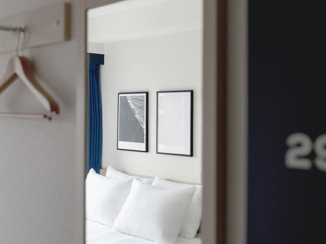 客室イメージ｜シングル、セミダブル、ダブル、そしてロフトベッドのお部屋をご用意。