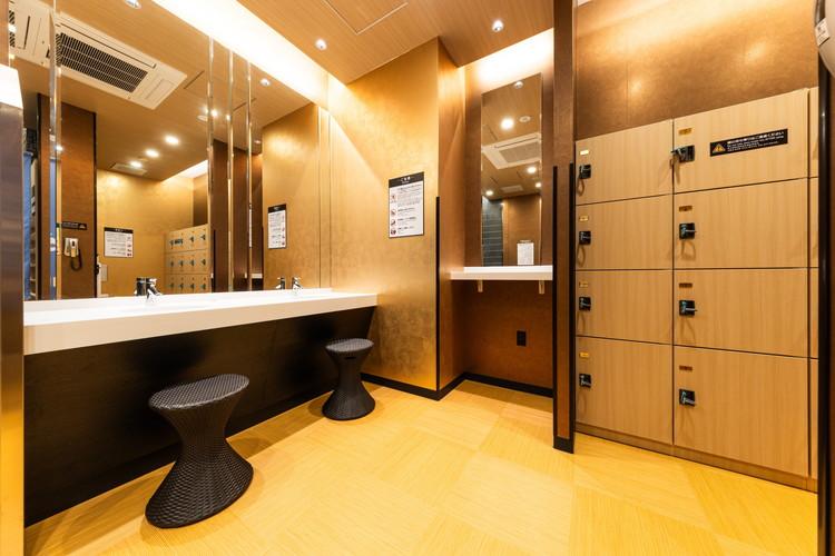 大浴殿男子脱衣所