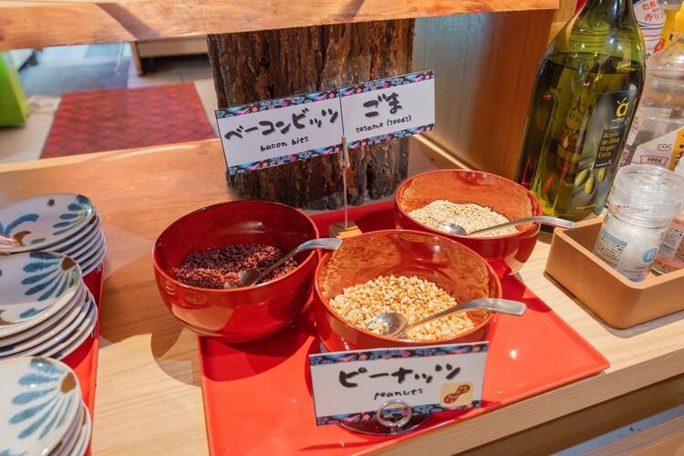 新鮮なサラダを、自分好みにアレンジ!