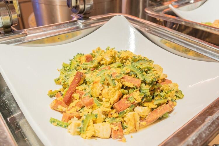 沖縄の旅に欠かせない、定番のゴーヤーチャンプルー