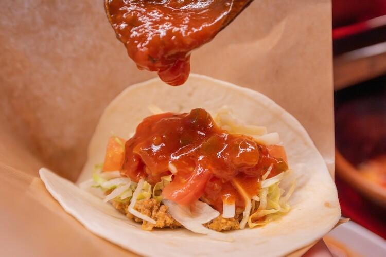 サルサソースはたっぷりかけるのがおすすめ