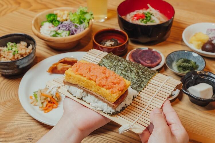 旅の思い出に、作って楽しい沖縄名物ポーク玉子おにぎり