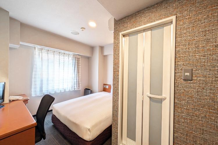 シングルルーム（ダブルベッド）