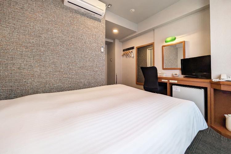 シングルルーム（ダブルベッド）