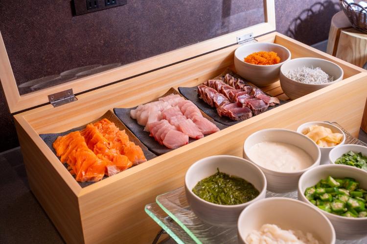 朝食ブッフェ　海鮮丼