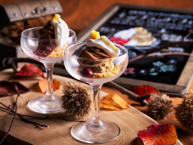 【2025秋・ブッフェ一例】ご注文頂いてから目の前でお作りするモンブランパフェ。