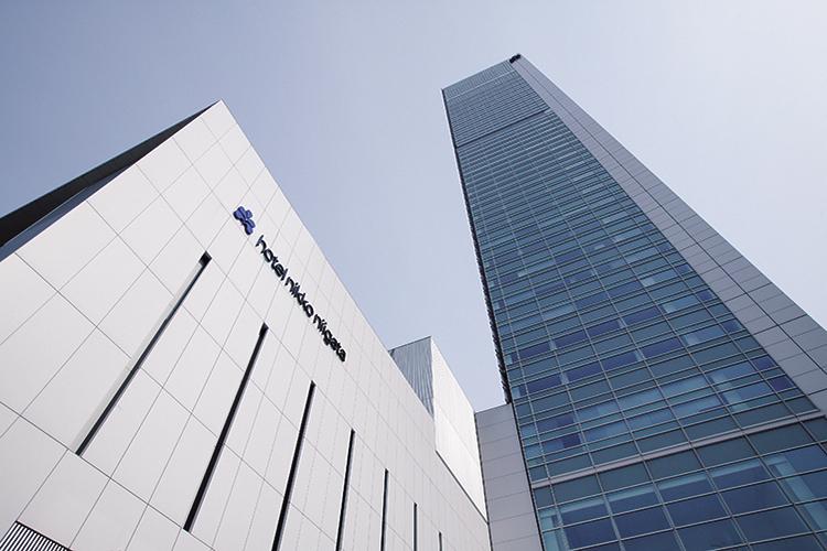 外観　エントランス