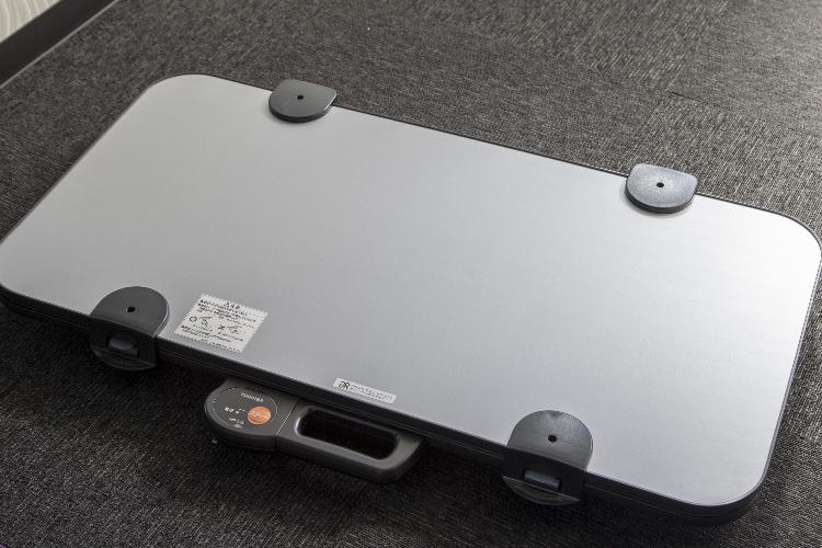 ズボンプレッサー　貸出棚にご準備しています