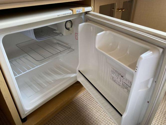 客室　冷蔵庫(空)