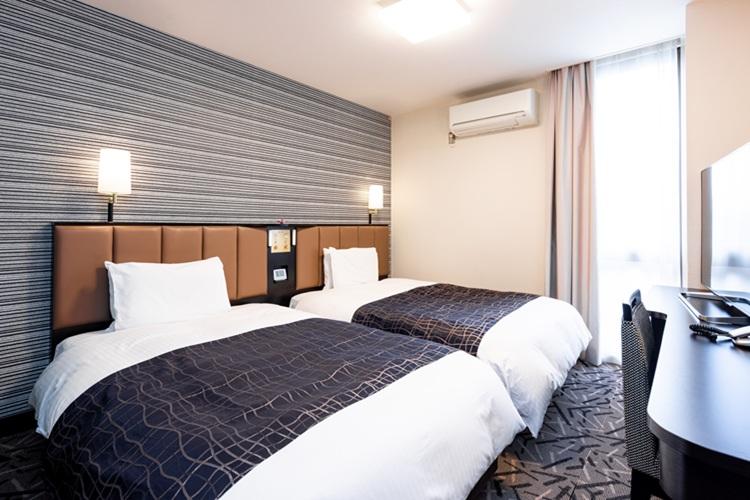 ツインルーム 広さ13平米〜17平米 / ベッド幅110cm×2台