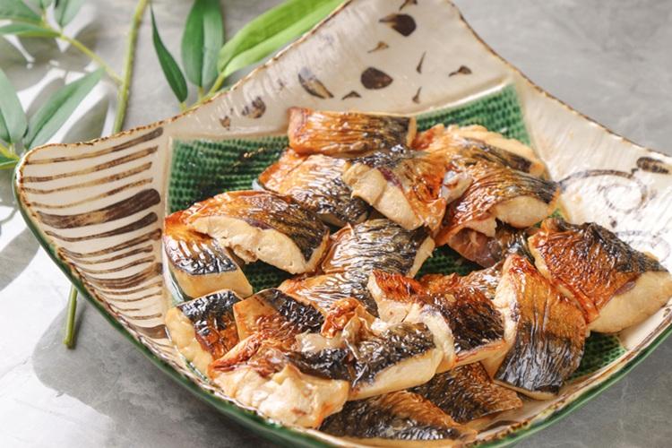 朝食ビュッフェ 焼き魚