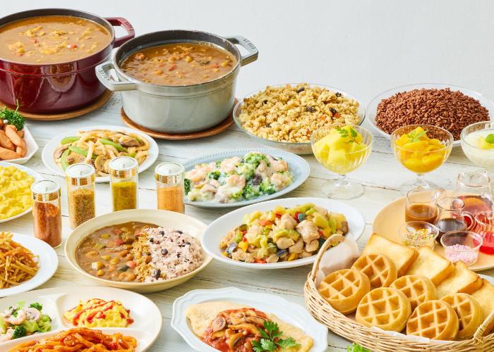 【Fun Every Morning　「お腹いっぱい」モーニング】　カレーや焼きたてワッフル、こだわりスムージーなど様々なメニューを日替わりでご用意