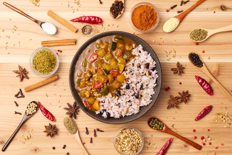 【スパイス】6種のスパイスから自由にチョイス。今日の気分に合わせて自分好みにアレンジ！