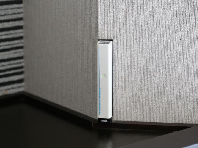 非常時に備え、全室常備灯を設置。