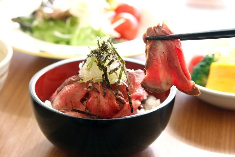 ローストビーフ丼