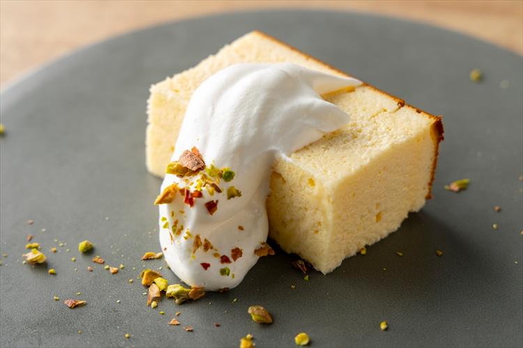 【カフェ】メニュー一例： バスクチーズケーキ