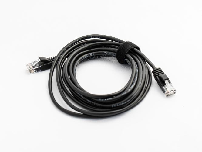 セキュリティに優れた有線LAN接続が可能。ケーブルはフロントにて貸出いたします。<BR><BR><BR>