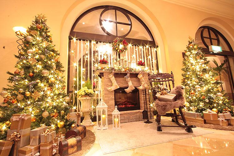 別荘のクリスマスをイメージしたロビーのデコレーション☆
